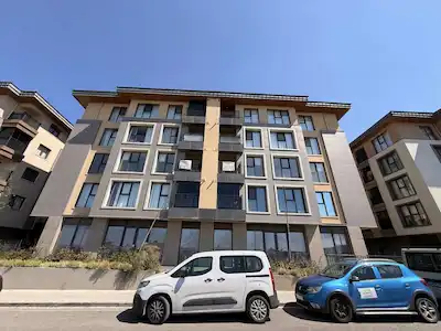ÜSKÜDAR’DA SİTE İÇİNDE 3+1 | 150 M² BRÜT | 2 BANYOLU | BALKONLU | KREDİYE UYGUN