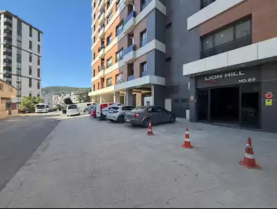 KARTAL LİON HİLL'DE 300 M2 TİCARİ KİRALIK DÜKKAN