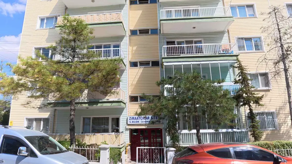 SİNCAN GÖKÇEK MAH ZİRAATÇILAR SİTESİ'NDE MERKEZİ KONUMDA 3+1 KİRALIK DAİRE