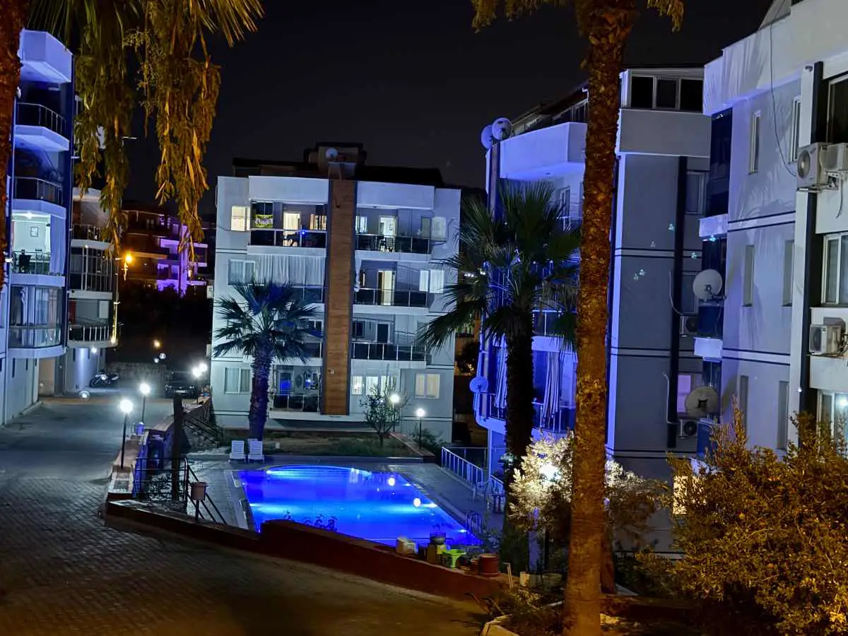 KUŞADASI İKİÇEŞMELİK GOLDEN VALLEY SİTESİ ARA KAT 3+1 DOĞALGAZLI HAVUZLU DAİRE