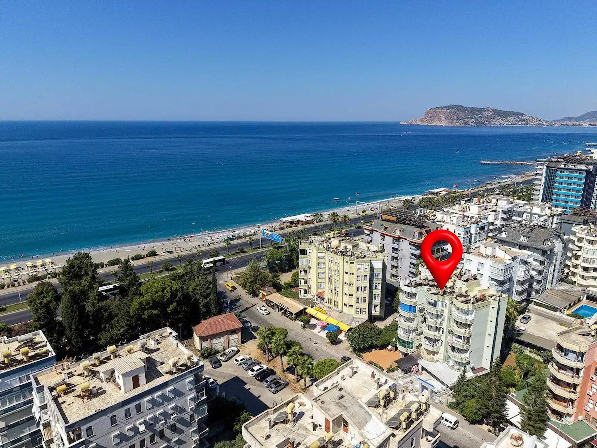 TOSMUR'DA DENIZ MANZARALI, EŞYALI 1+1 SATILIK DAIRE
