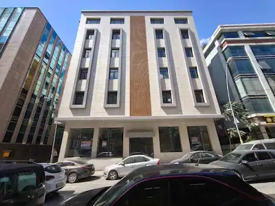 E5 HATTINA 3. BINA 300 M2 CEPHESİ 15M KİRALIK DÜKKAN