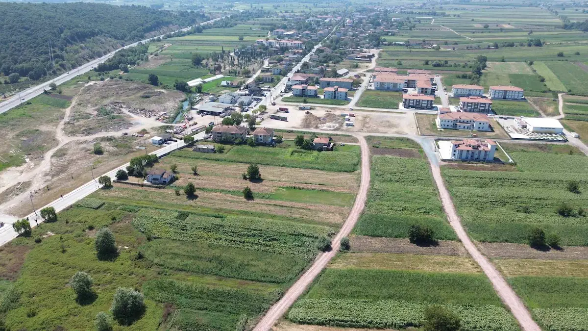 SÖĞÜTLÜ CAMİ CEDİT’TE 2+1 BALKONLU, DOĞALGAZ KOMBİLİ YENİ PROJEDE SATILIK DAİRE