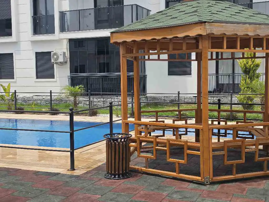 VARSAK AKTOPRAK 'DA HAVUZLU 1+1 KİRALIK DAİRE
