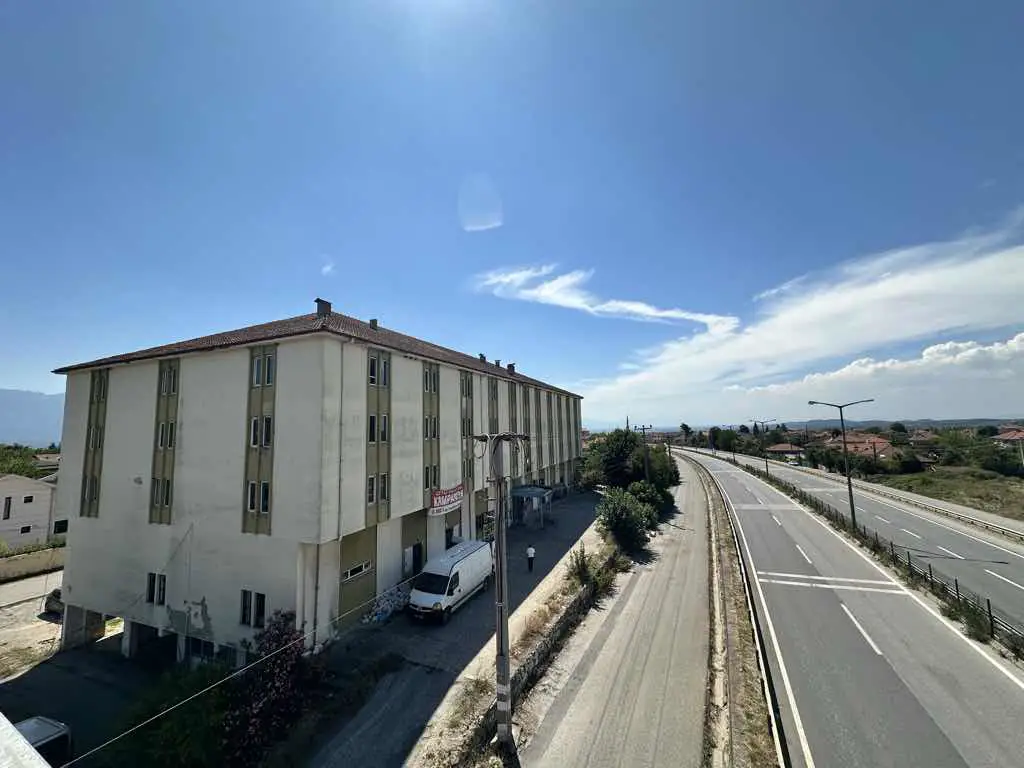 SAKARYA HENDEK MERKEZDE KİRALIK TİCARİ BİNA