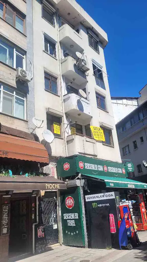 KADİKÖY OSMANAĞA DA KÖŞE BİNADA 3+1 AYDINLIK SATILIK DAİRE