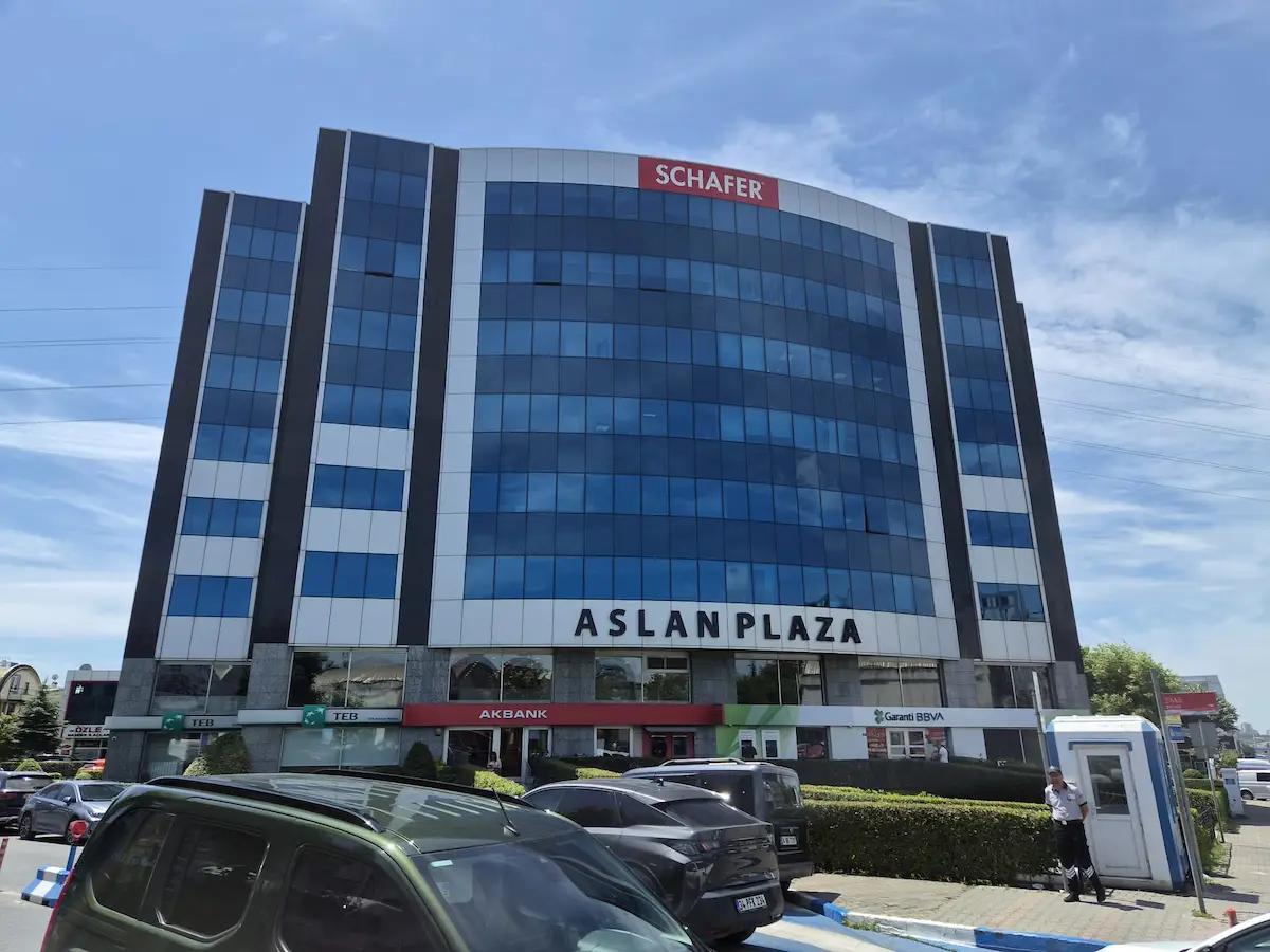 KİRALIK İSTOÇ TİCARET MERKEZİNDE 2 KATTA 1.400 M² DEPOLAMA ALANI