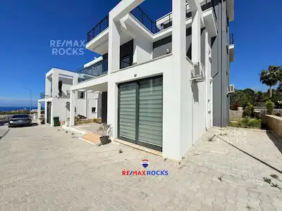 GİRNE ALSANCAK MERKEZ’DE SIFIR, EŞYALI 4+1 VİLLA | 3 BANYO | 2 KAT