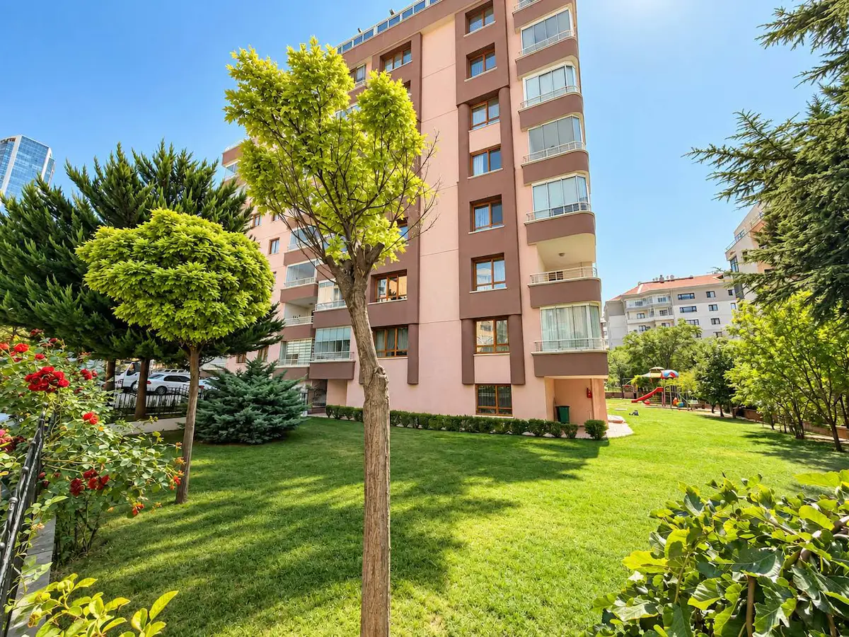 ÇANKAYA MEVLANA BULV YAKIINI KIZILIRMAK MAHALLESİNDE SATILIK 4+1 DAİRE