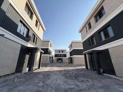ÇÖLGÜZELI'NDE SATILIK KÖŞE VÎLLA