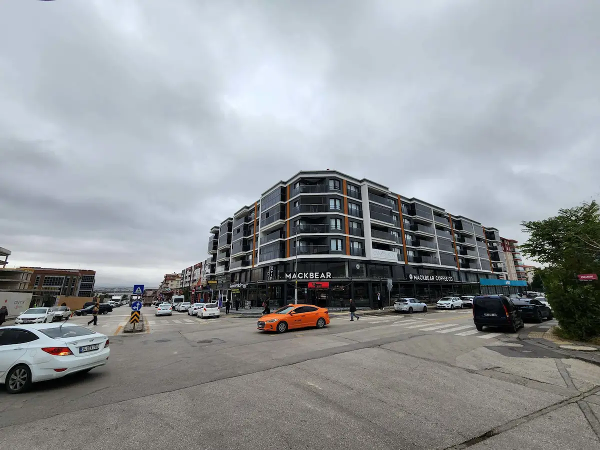 HASTANE VE METRO YAKINI KLİMALI 2+1 KİRALIK DAİRE