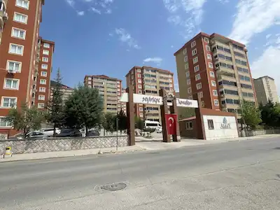 SEYİRTEPE KONUTLARI’NDA 4+1 | 180 M² BRÜT | 3 CEPHELİ | BALKONLU | KREDİYE UYGUN