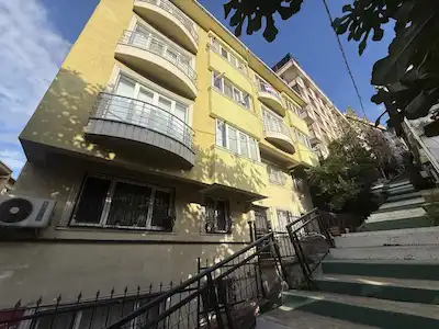 REMAX PRO METE YAVUZ’DAN 3+1 ÇİFT CEPHE FERAH EMNİYETTEPE MAH. KİRALIK DAİRE