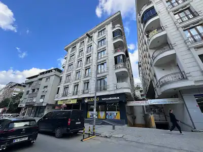KÜÇÜKÇEKMECE CUMHURİYET MAH.’DE GÜNEY CEPHE 4+2 | 180 M² BRÜT | BALKONLU | KAT MÜLKİYETLİ