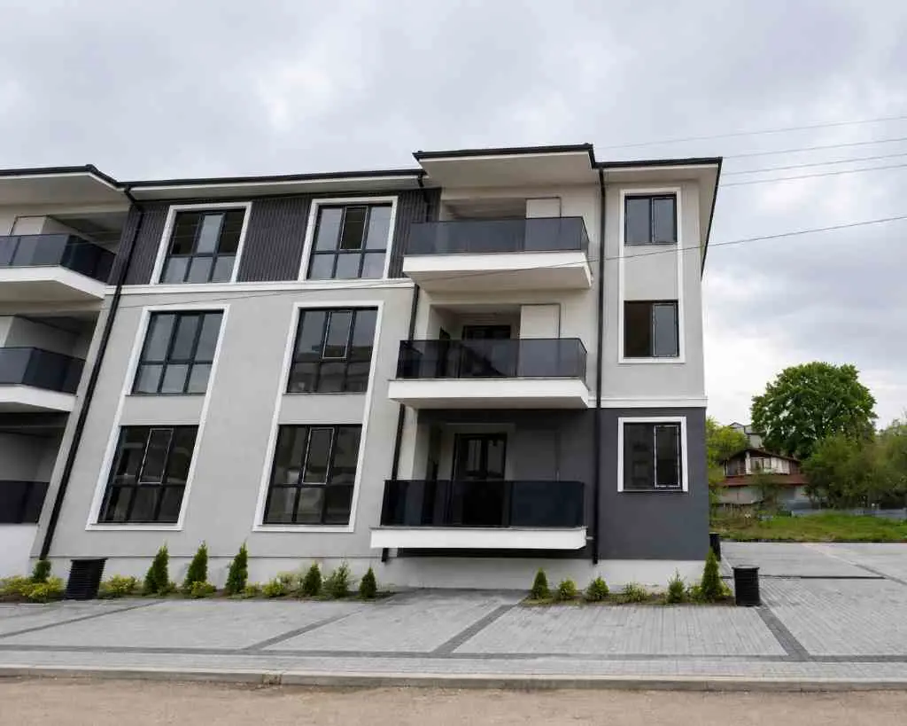 ARİFİYE NEVİYEDE SIFIR BİNADA 95 M² 2+1 YERDEN ISITMALI KİRALIK