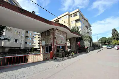 ÇEKMEKÖY MERKEZ’DE ALTINKOZA EVLERİ’NDE 3+1 | 140 M² | 2 BANYO | BALKON | KREDİYE UYGUN