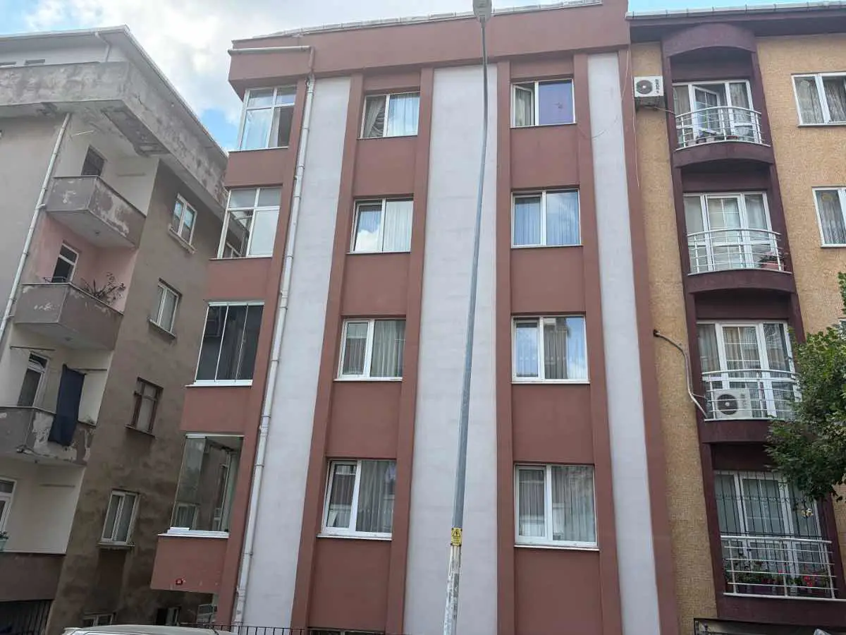 ÜMRANIYE KAVAKLIDERE CADDESI ÇARŞI METROYA 5 DK KİRALIK 2+1 DAIRE