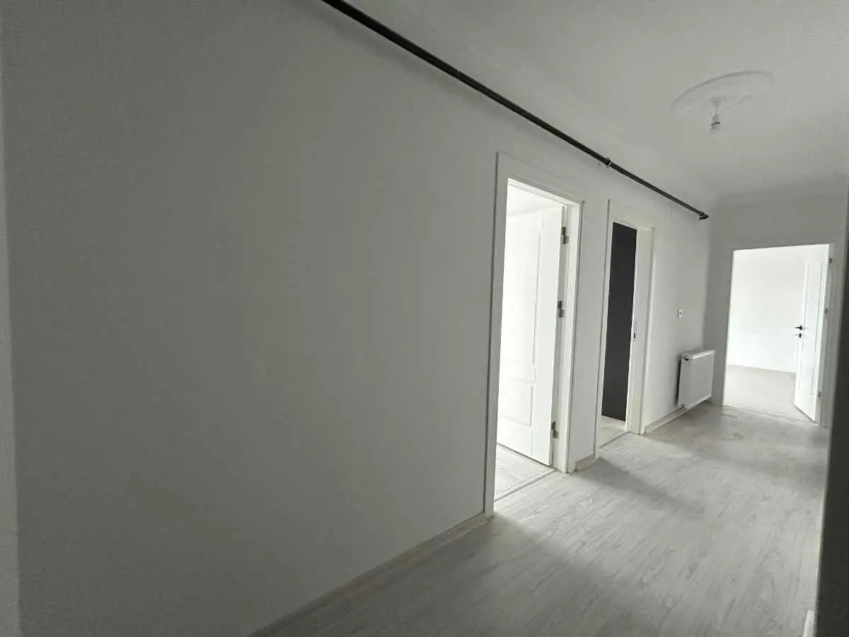 REMAX DOĞUDAN ŞEHRİN GÖBEĞİNDE MANZARALI SIFIR DAİRE
