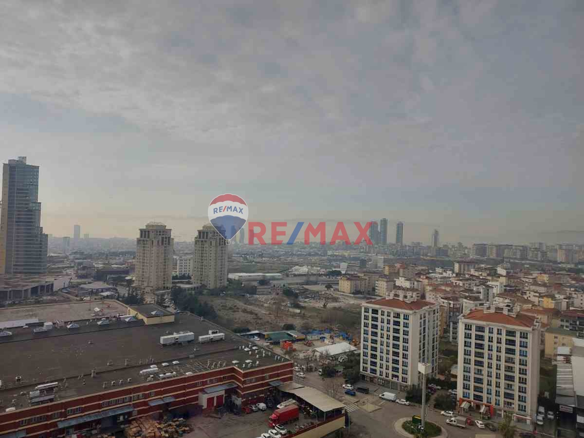 KARTAL UPLİFE PARK DA  KAPANMAZ DENİZ MANZARALI SATILIK  1+1 DAİRE