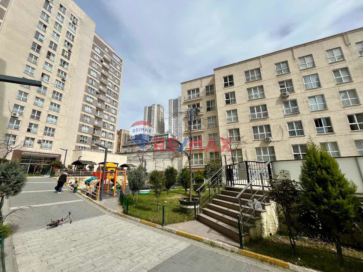 ÖZYURTLAR NŞEHIR SITESI 1.ETAP SATILIK 2+1 AÇIK MUTFAK DAIRE