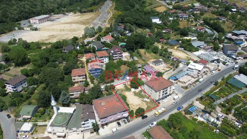 ÇAVUŞBAŞI ÇENGELDERE CADDESI'NE CEPHELI, TICARI+KONUT 926M²