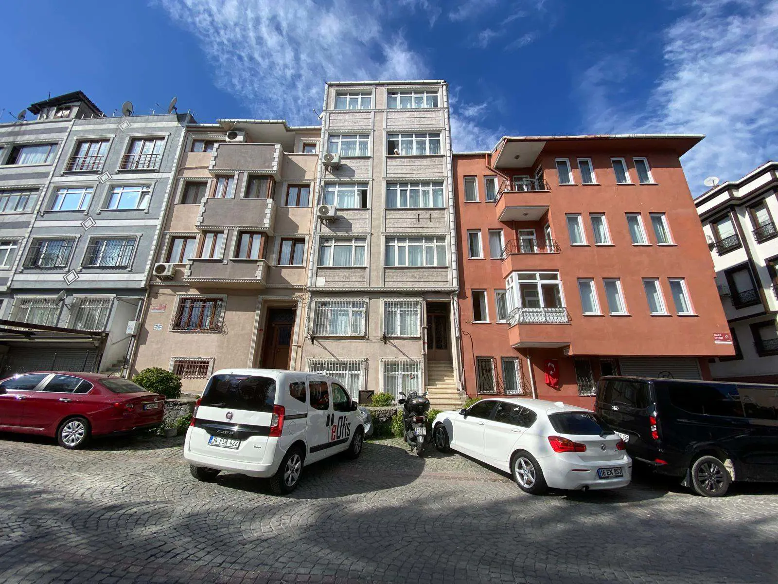 FATIH KARIYE MÜZESI YAKINI TARIHI YARIMADADA 1+1 SATILIK DAIRE