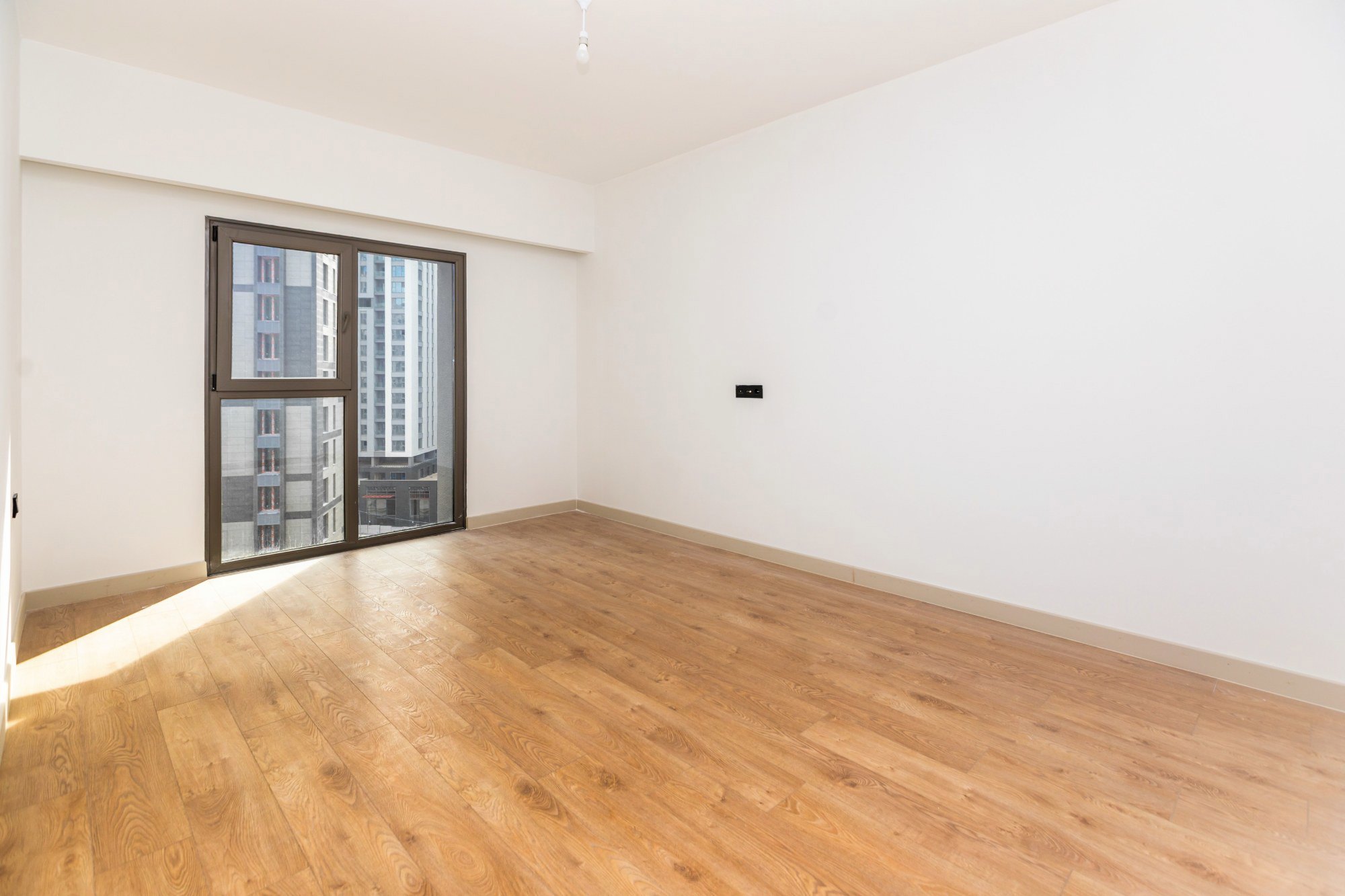 EMLAK KONUT YENI FIKIRTEPE SATILIK 3+1 SIFIR DAIRE