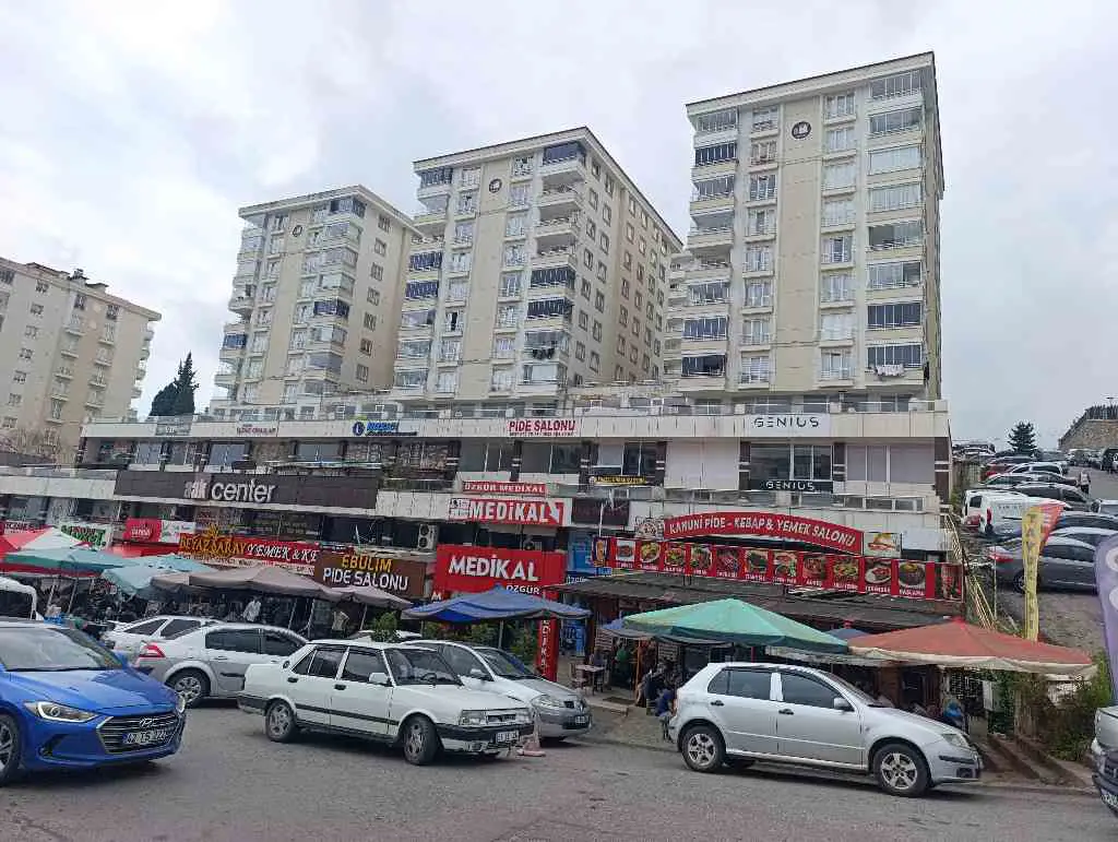 KAŞÜSTÜ HASTANE KARŞISINDA 520METRE DEPO-DÜKKAN
