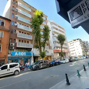 REMAX NATURAL'DAN İZMİT'TE MERKEZİ KONUMDA SATILIK 3+1 DAİRE