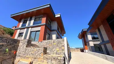 ŞEYDA YAVUZ'DAN YAVUZ SELIM MAHALLESINDE 200M² 5+1 SATILIK VILLA