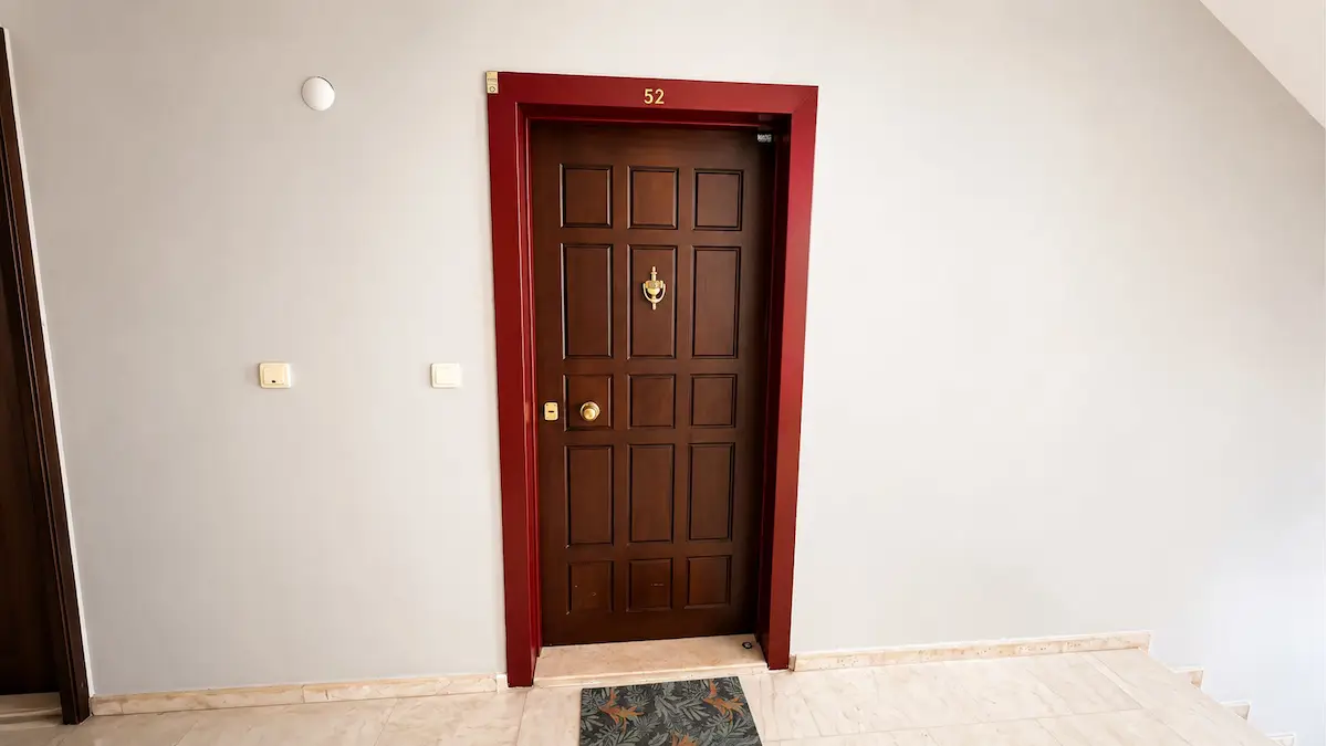 REMAX KAYA BEYLİKDÜZÜ BARIŞ MAHALLESİNDE METROBÜSE YAKIN SATILIK 3+1 2