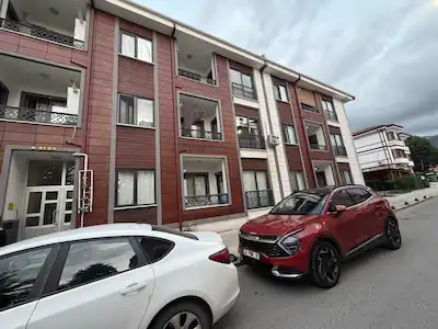 TEMREN CADDESİNDE YATIRIMLIK SATILIK 2+1 DAİRE