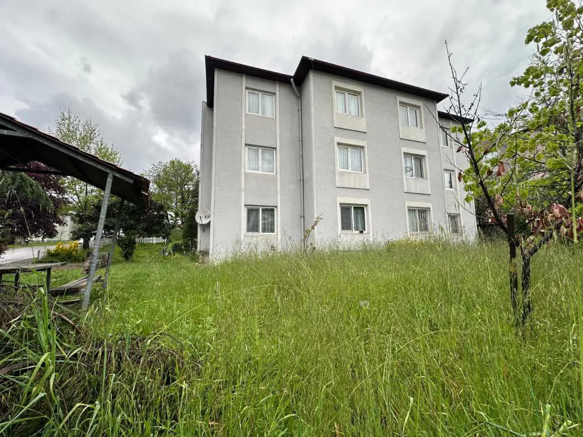 BAŞİSKELE SERDAR MAH.İÇİ YAPILI 3+1 DÜZ DAİRE YUVACIK KALICI KON