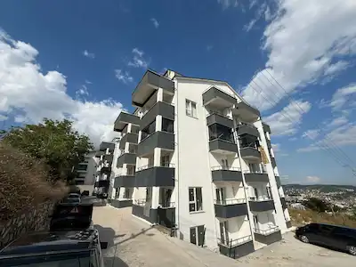 İZMIT GÜNDOĞDU ŞEHIR HASTANESI KARŞISI KIRALIK 3+1 BAHÇE DUBLEKS
