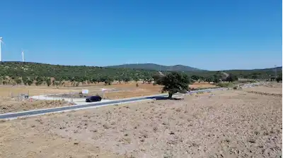 BERGAMA İSMAİLLİ'DE 91 M ASFALT YOL CEPHELİ 3.924 M² TARLA
