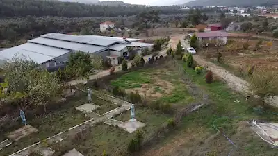 MUĞLA MENTEŞEDE 28.000 M² ÜZERİNDE HAZIR KİRALIK ÇİFTLİK