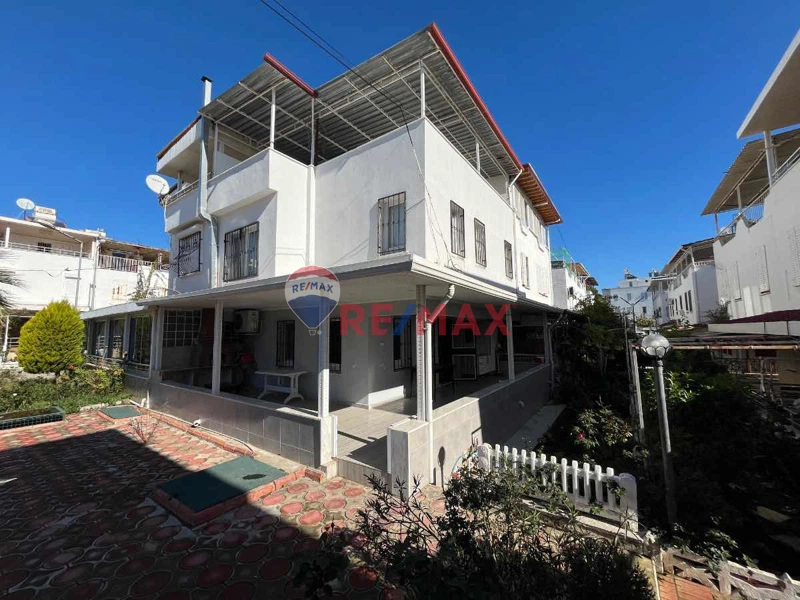 AYDIN DIDIM ÇAMLIK MAHALLESI'NDE MERKEZI KONUMDA VILLA SATILIK!