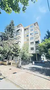KOZYATAĞI SAHRAYICED MERKEZI LOKASYONDA BAKIMLI 3+1 SATILIK