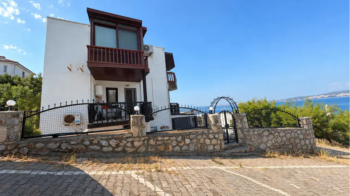 BODRUM KUMBAHÇE ZAMBAK SİTESİ DENİZ MANZARALI 2+1 FIRSAT DAİRE