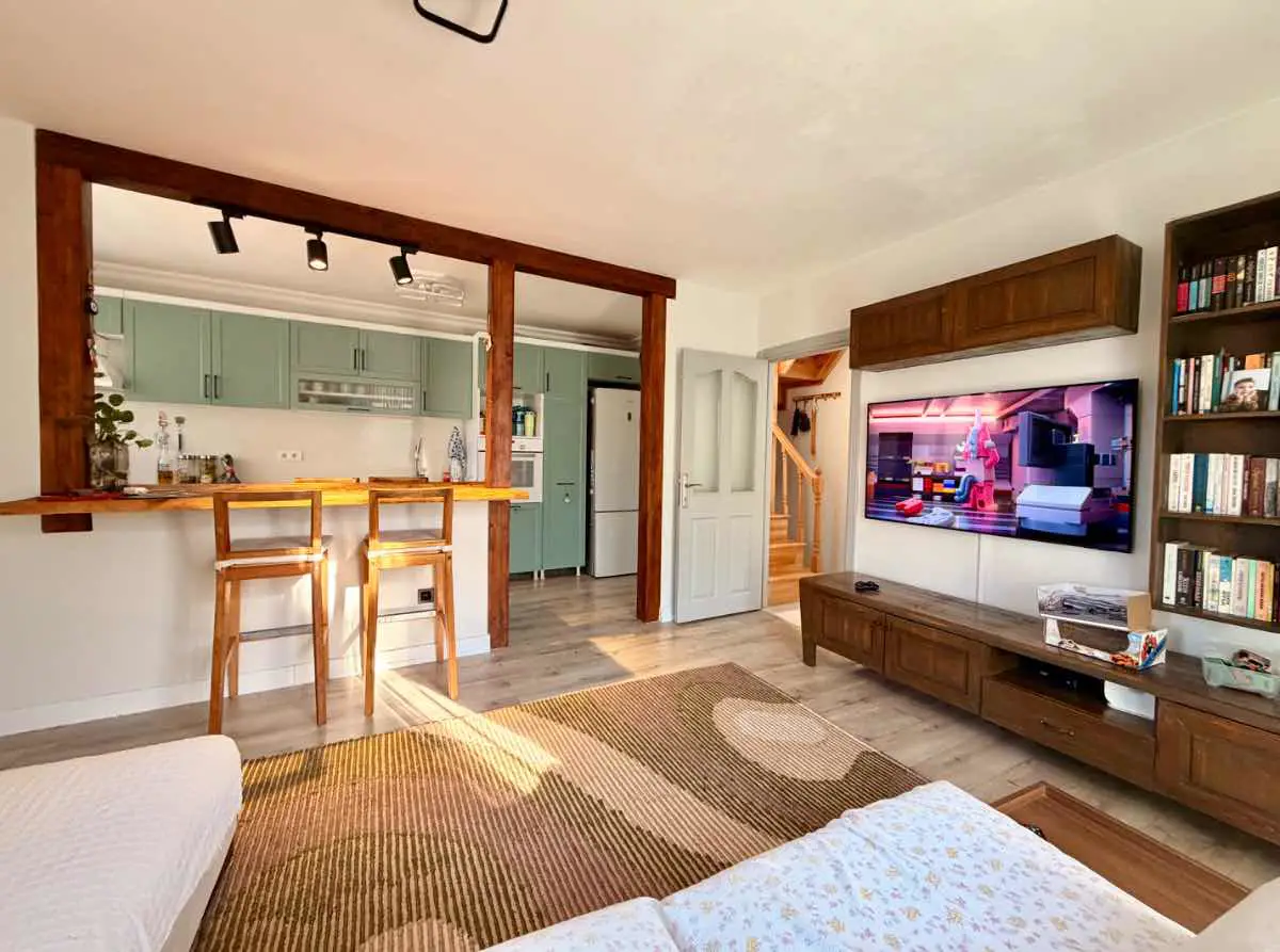 ARMAĞANEVLER 23 NISAN CADDESI TERAS BALKONLU 4+1 SATILIK DAIRE