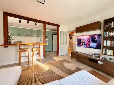 ARMAĞANEVLER 23 NISAN CADDESI TERAS BALKONLU 4+1 SATILIK DAIRE