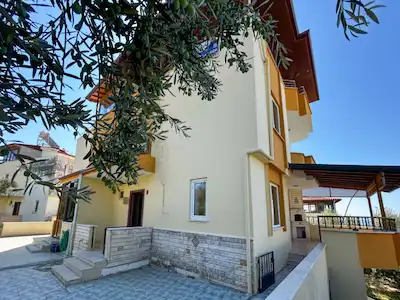 EDREMİT AVCILAR’DA KAZDAĞI SİTESİ’NDE SATILIK 3+2 VİLLA
