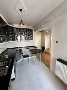 ÇORLU’DA SİTE İÇİNDE 3+1 | 120 M² NET | BALKONLU | DOĞALGAZ KOMBİLİ | BOŞ