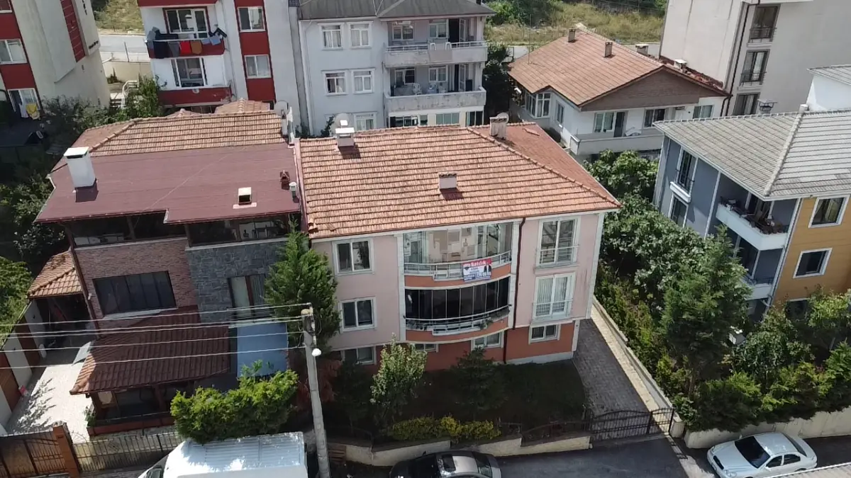 RE/MAX MOTTO BEŞKÖPRÜ'DE BAKIMLI 3+1 FIRSAT DAİRE!