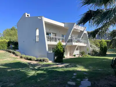 URLA SIRASELVILERDE 1.476M² ARSA İÇINDE 4+1 SATILIK VILLA