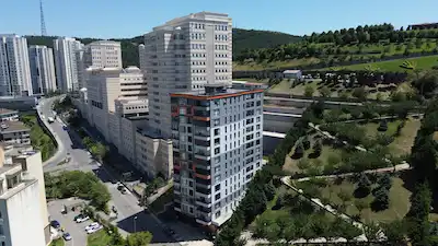 REMAX WE'DEN NİSH ADALARA KOMŞU TERASPARK SİTESİ GENİŞ 3+1 DAİRE