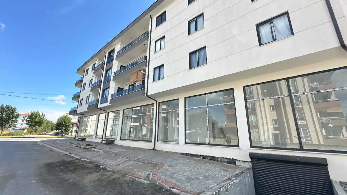REMAX SOFT GÜVENCESİ İLE HENDEKTE 5+1 KAPALI OTOPARKLI LÜX DAİRE