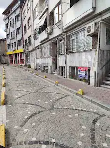 FATİH ÇARŞAMBA’NIN EN İŞLEK NOKTALARINDAN BİRİNDE ÇUKURBOSTAN KARŞISI 2+1 SATILIK DAİRE
