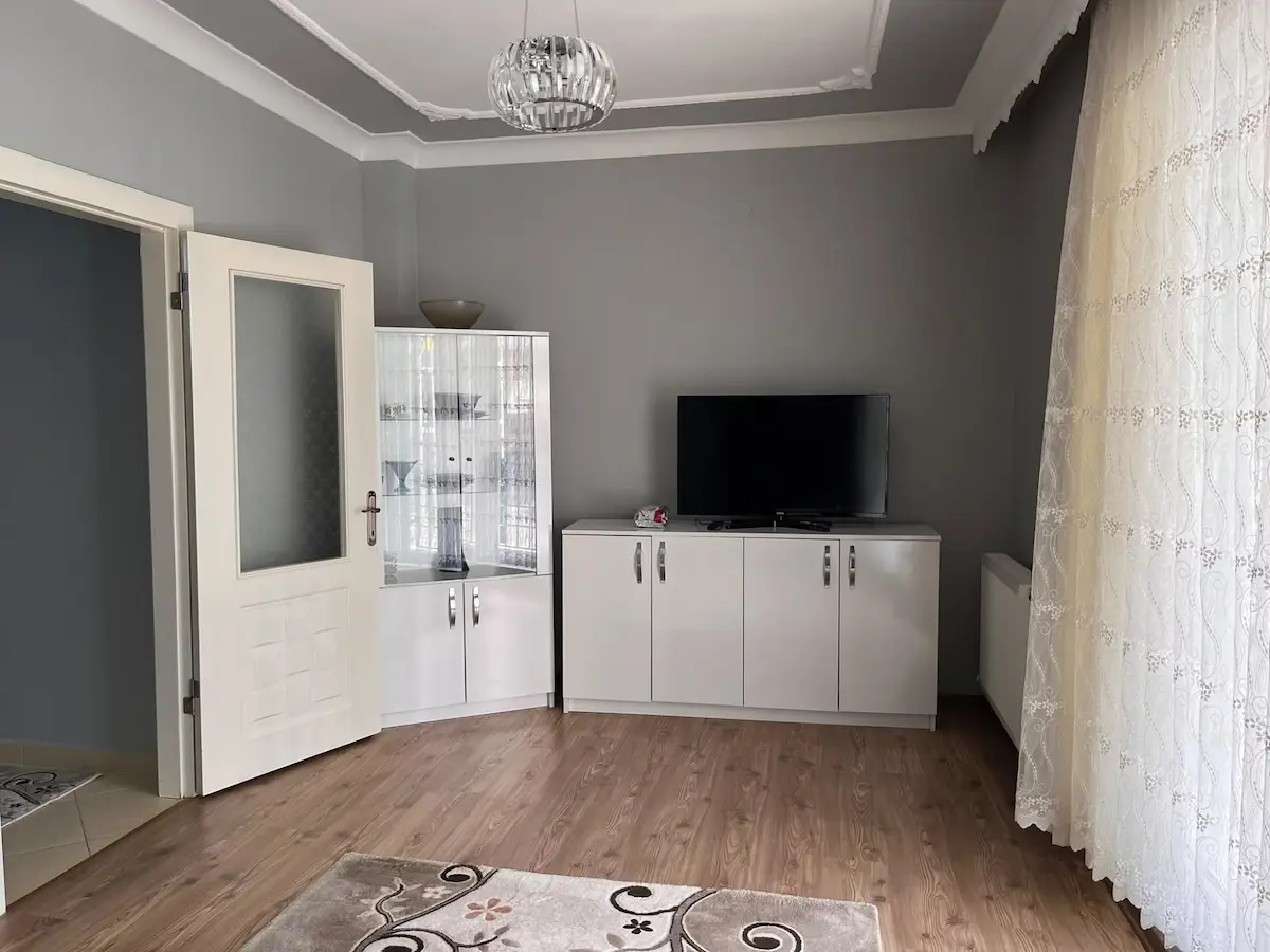 YENIKENT FEVZI ÇAKMAK'TA 3+1 FULL EŞYALI KIRALIK DAIRE