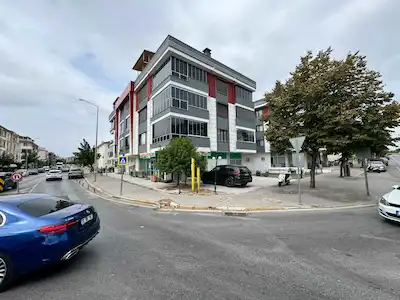 REMAX MİD'DEN BAHÇELİEVLER TEKNİK LİSE CADDESİ’NDE 205 M² BRÜT 4+1